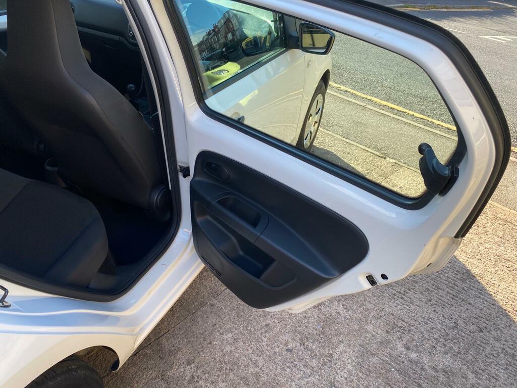 Volkswagen Up 1.0 High Up White #22