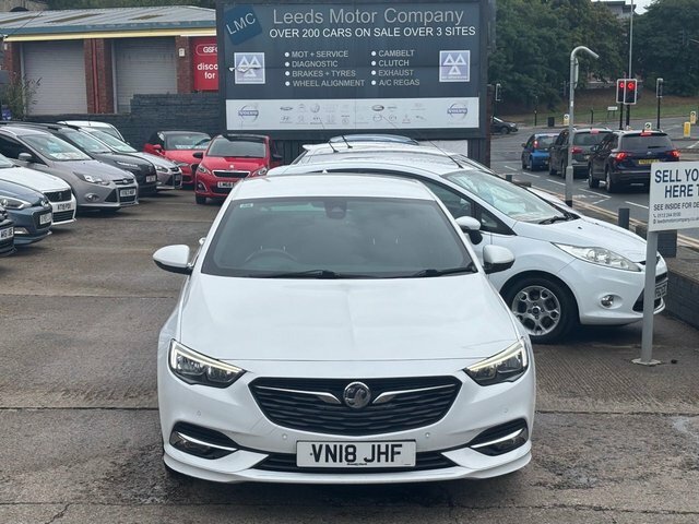 Vauxhall Insignia Hatchback VN18JHF White #6