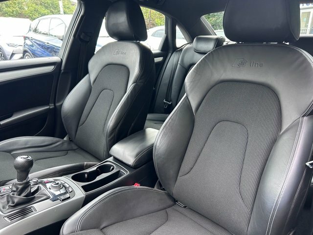 Audi A4 Tfsi Se Technik 4-Door White #22