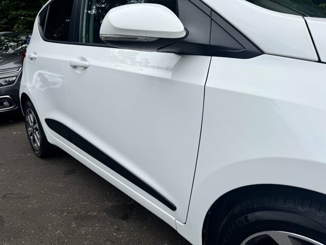 Hyundai I10 Hatchback White #3