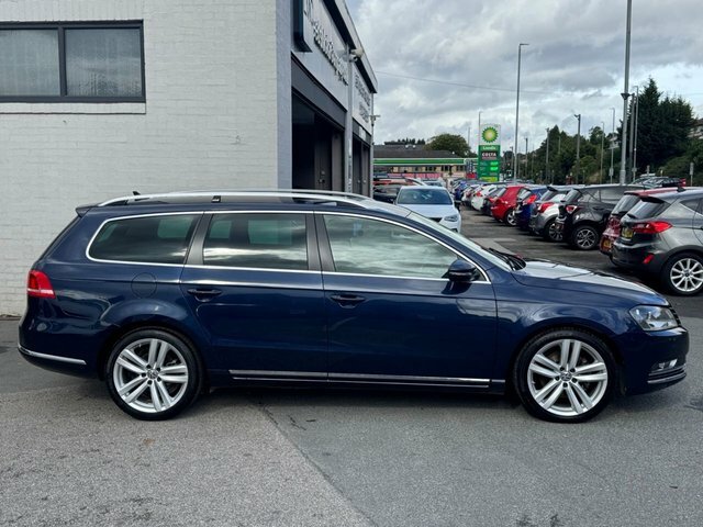 Volkswagen Passat Estate Blue #2