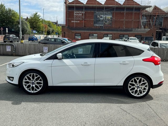 Ford Focus Hatchback WV17EYR White #6