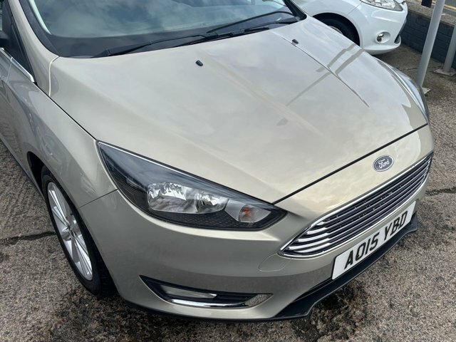 Ford Focus Hatchback AO15YBD Silver #4