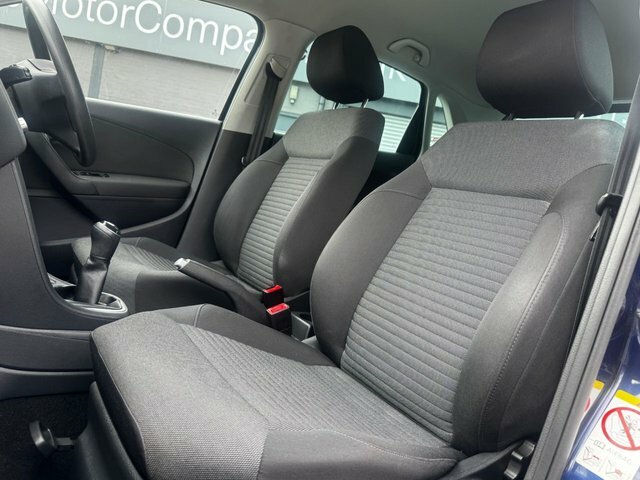 Volkswagen Polo Match Edition White #37