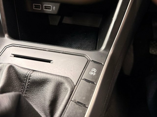 Volkswagen Polo 1.0 Evo Se White #42