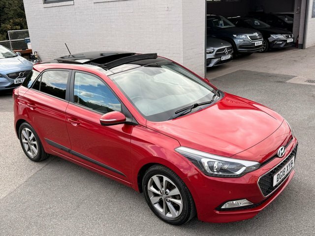 Hyundai I20 Hatchback Red #2