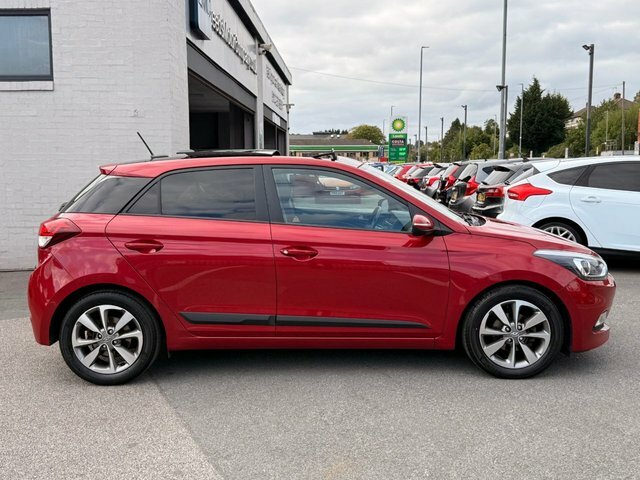 Hyundai I20 Hatchback Red #3