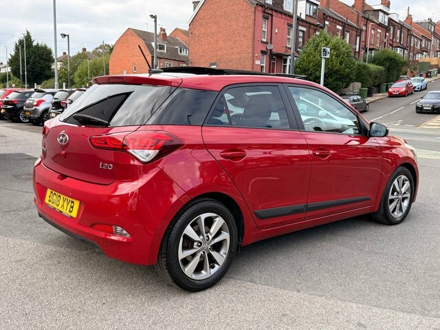 Hyundai I20 Hatchback Red #4