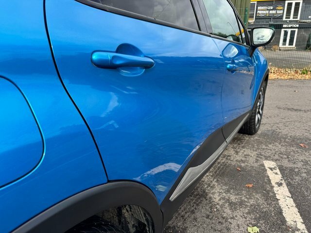 Renault Captur Suv Blue #4