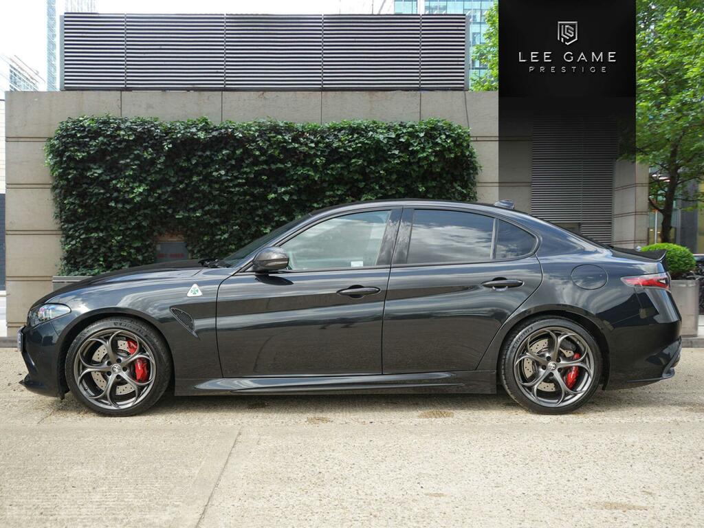 Alfa Romeo Giulia Quadrifoglio Black #5