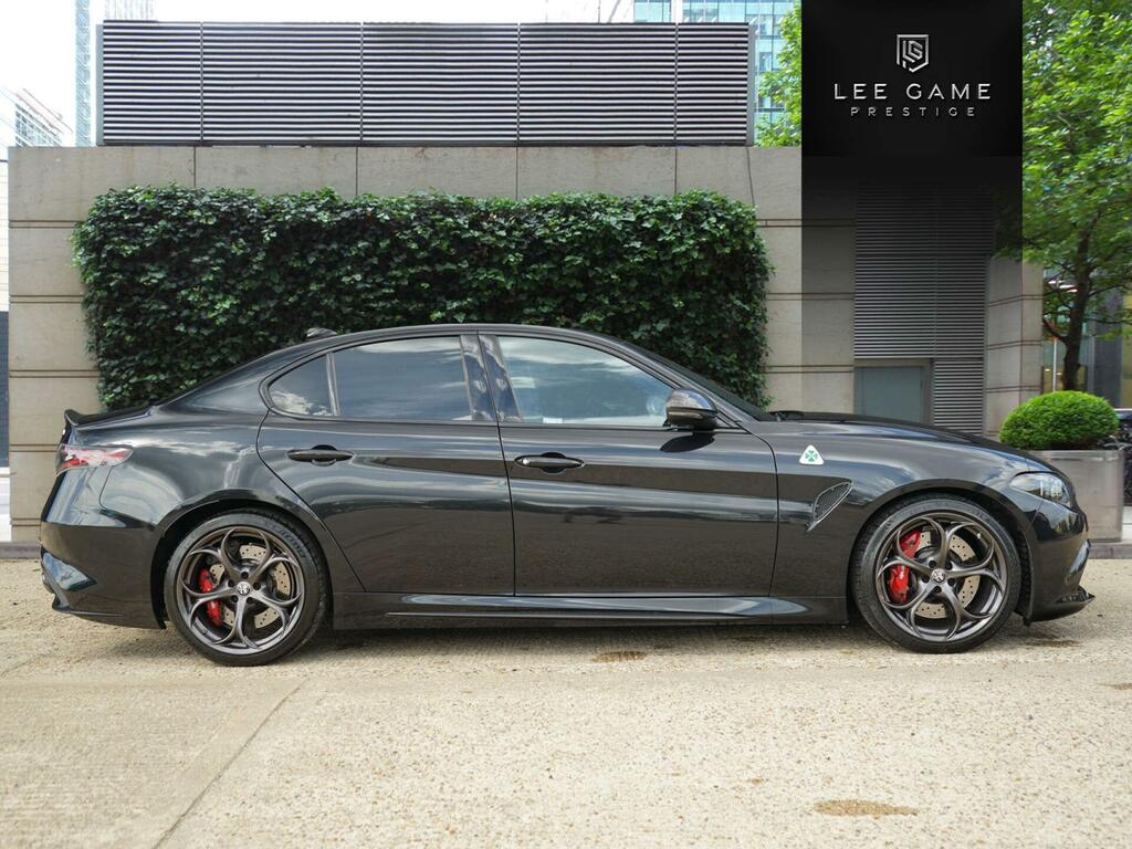 Alfa Romeo Giulia Quadrifoglio Black #4