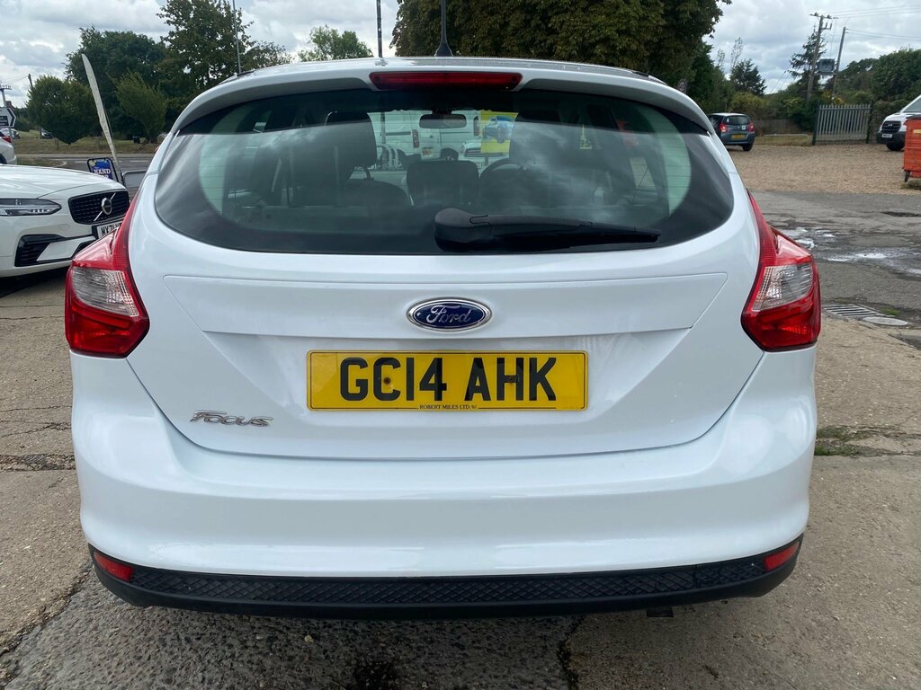 Ford Focus 1.6 Zetec Hatchback Powershift Euro 5 White #6