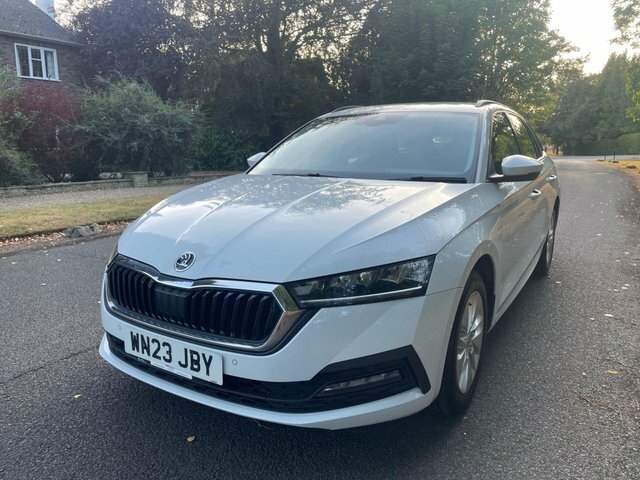 Skoda Octavia 2.0 Tdi Se Technology WN23JBY White #3