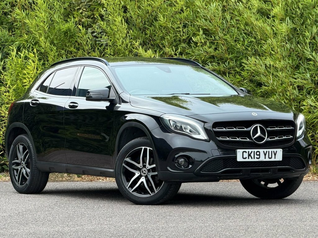 Mercedes-Benz GLA Class 1.6L Urban Edition Black