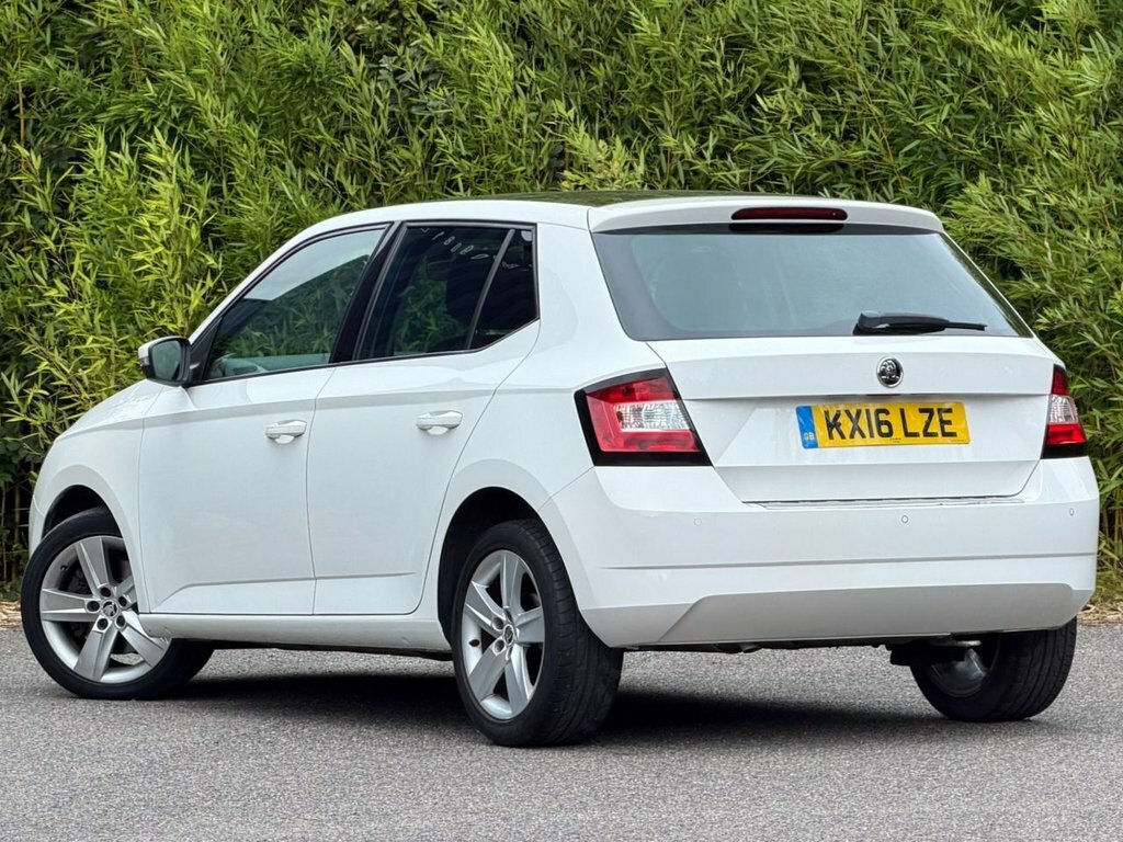 Skoda Fabia 1.2L Se L KX16LZE White #2