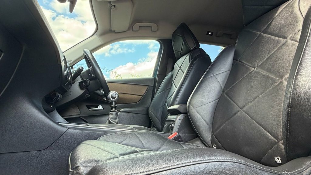 DS DS 3 Crossback 1.2L Prestige Blue #2
