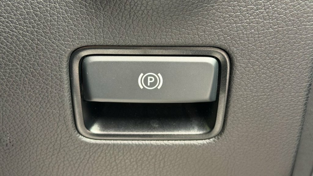 Mercedes-Benz GLE Class Gle 250 D 4Matic White #31
