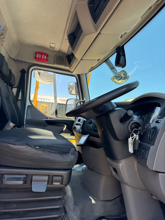 DAF All Models 180 21Ft Dropside With Lift White #4