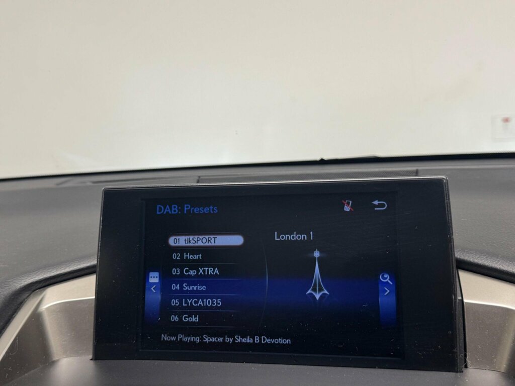 Lexus NX 300H Luxury Black #17