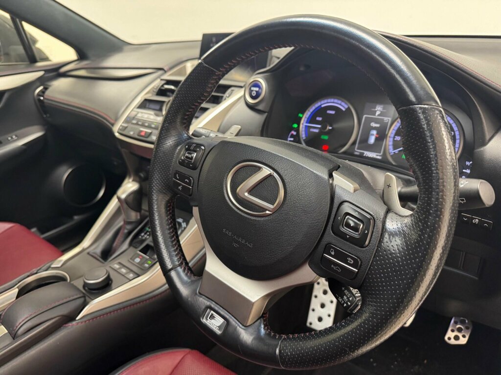 Lexus NX 300H Luxury Black #26