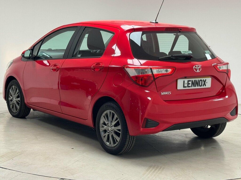 Toyota Yaris 1.5 Vvt-i Icon Cvt Euro 6 Red #3