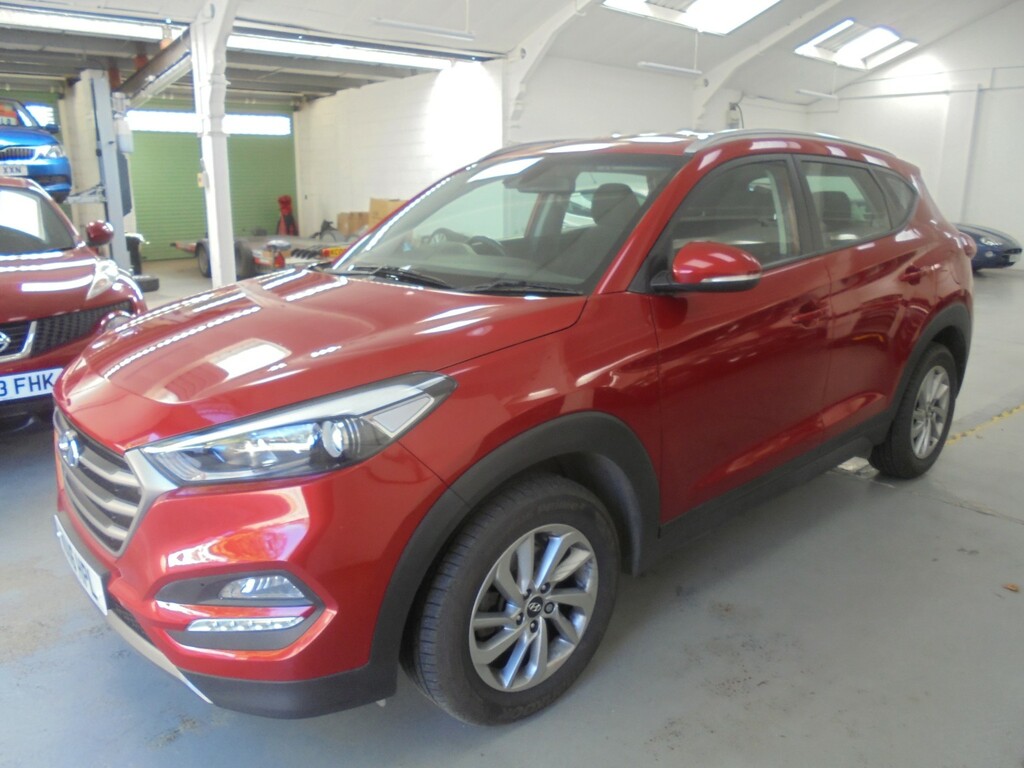 Hyundai Tucson 1.7 Tucson Se Sat Nav 1.7 D 116Ps Bd Fss Red