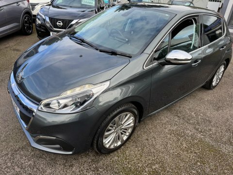 Peugeot 208 1.2 Puretech Allure Grey #2