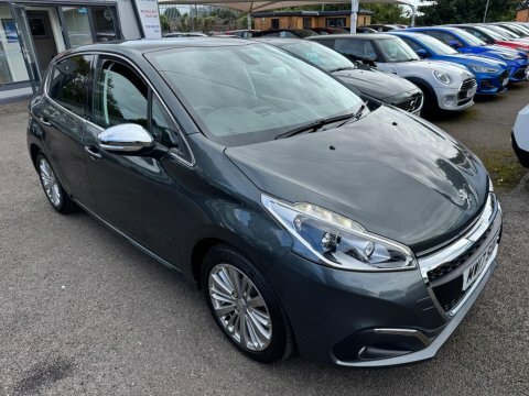 Peugeot 208 Active White #10