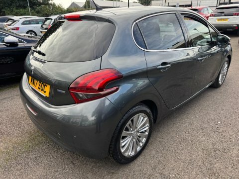Peugeot 208 Active White #16