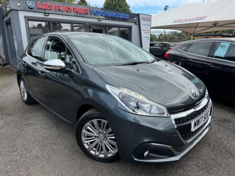 Peugeot 208 Active White #8