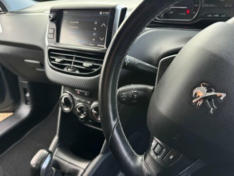 Peugeot 208 Active White #18