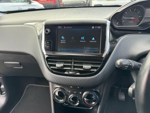 Peugeot 208 Active White #25
