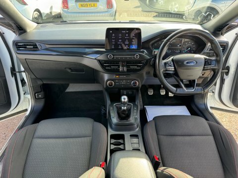 Ford Focus 1.5 Ecoblue St-line YT70VUL White #4