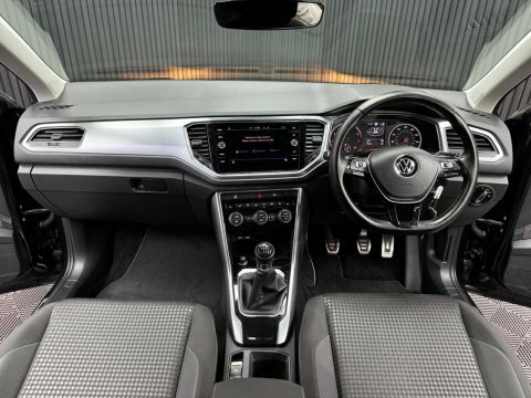 Volkswagen T-Roc 1.0 Tsi Active Black #4