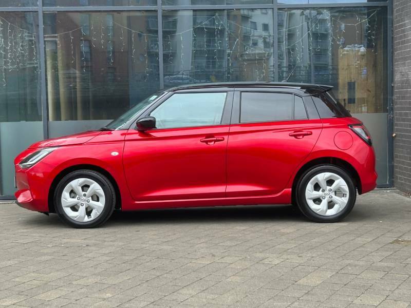 Suzuki Swift 1.2 Mild Hybrid Motion - 2024 74 Red #4
