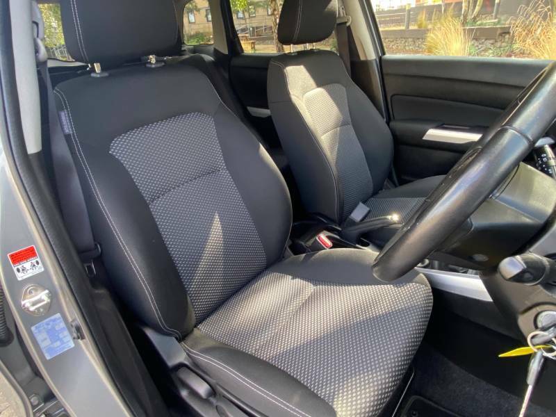 Suzuki Vitara 1.6 Sz5 White #19
