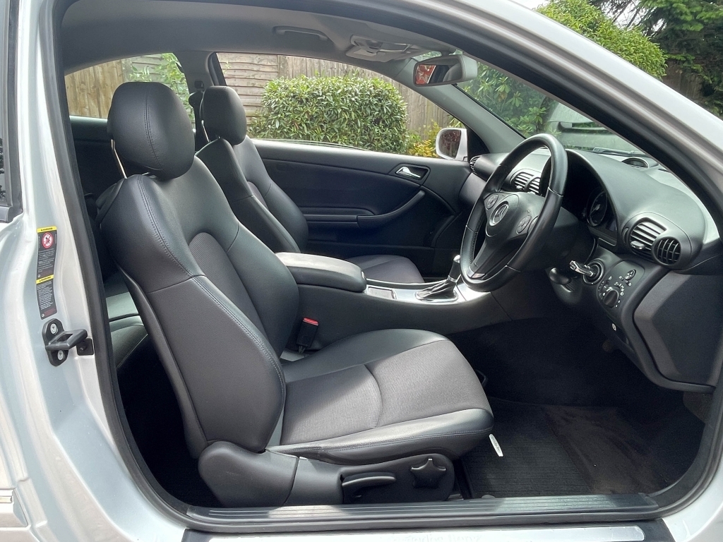 Mercedes-Benz CLC Class Hatchback Black #11