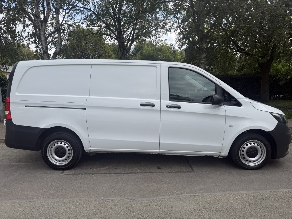 Mercedes-Benz Vito 1.7 110 Progressive L2 White #4