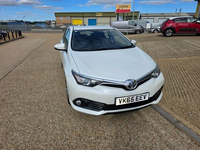 Toyota Auris Vvt-i Business Edition Hatchback White #6