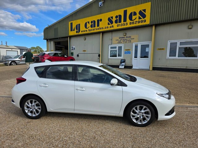Toyota Auris Vvt-i Business Edition Hatchback White