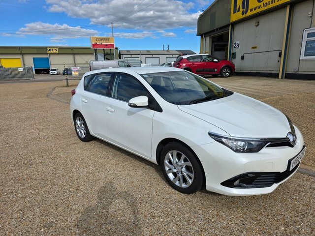 Toyota Auris Vvt-i Business Edition Hatchback White #3