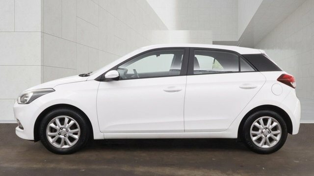 Hyundai I20 Blue Drive Se Hatchback White #5