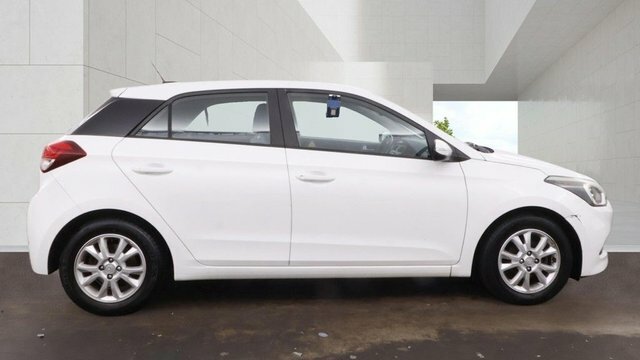 Hyundai I20 Blue Drive Se Hatchback White #4