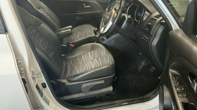 Kia Venga 1.6 Crdi 4 Euro 6 Ss White #2