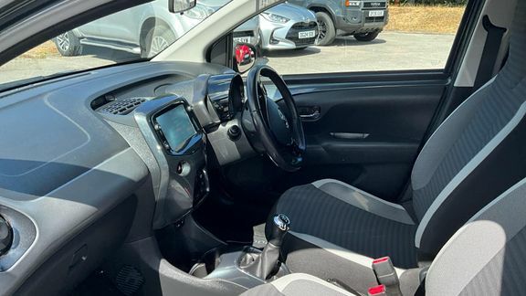 Toyota Aygo X X-press M Smart Grey #5