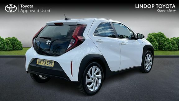 Toyota Aygo X Pure Automatic White #2