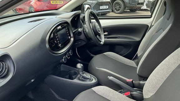 Toyota Aygo X Pure Automatic White #5