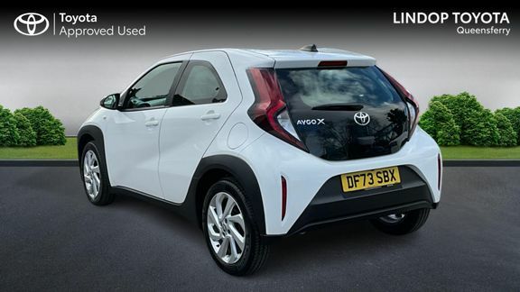 Toyota Aygo X Pure Automatic White #4