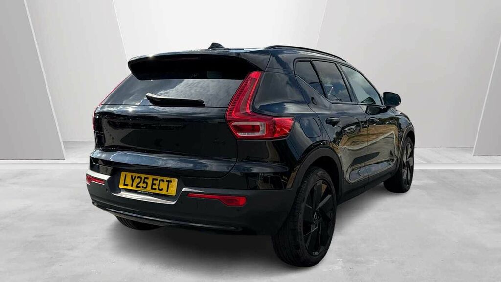 Volvo XC40 2.0 B4p Plus Black Edition LY25ECT Black #2