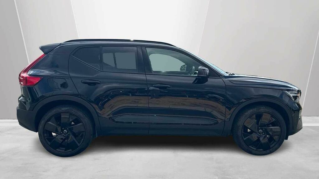 Volvo XC40 2.0 B4p Plus Black Edition LY25ECT Black #3